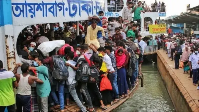 নৌপথে ঘরমুখো মানুষের ঢল।