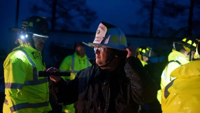 Equipos de emergencia en Luisiana