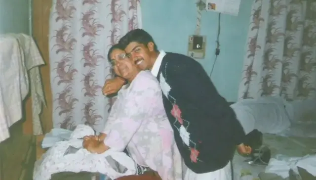 સૌરભ કાલિયા પોતાનાં માતા સાથે