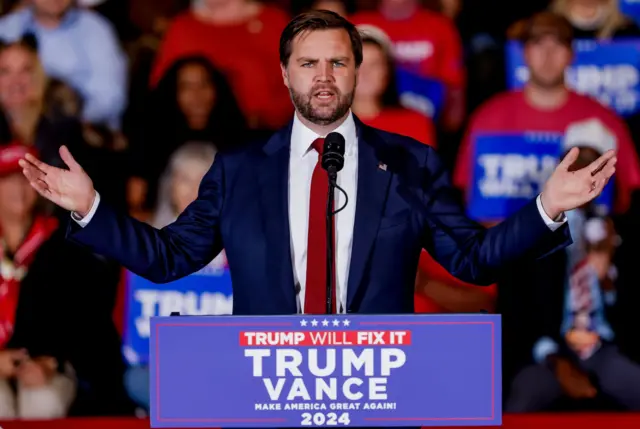 Ông Vance đã vận động tranh cử cùng với ông Trump trong cuộc bầu cử tổng thống năm 2024, mặc dù trước đây ông từng được trích lời khi ông nói về ông Trump rằng, "Trời ơi, đúng là một thằng ngốc".