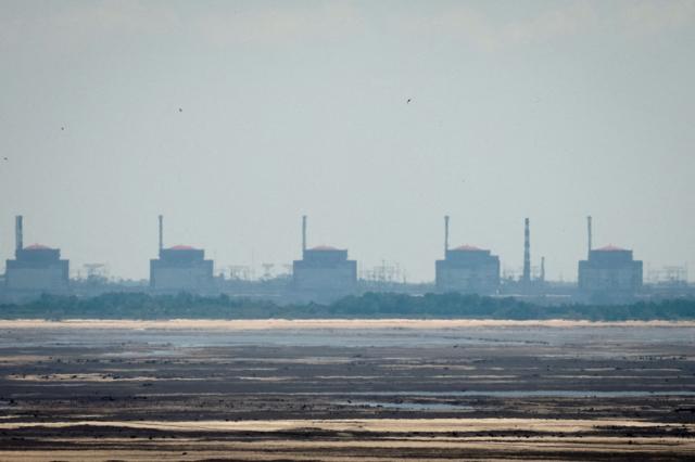 Tanto Rusia como Ucrania se acusan de poner en riesgo la central nuclear de Zaporiyia.