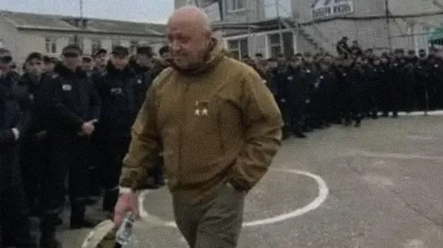 Россияда абактагы адамдарды Вагнер жеке менчик компаниясы согушка алып кетүүдө