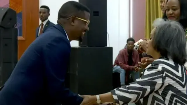 ኣሰልጣኒ ገመዶ ደደፎ