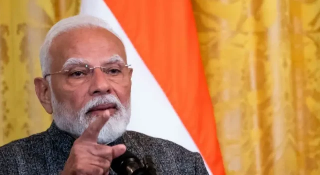 நரேந்திர மோதி 