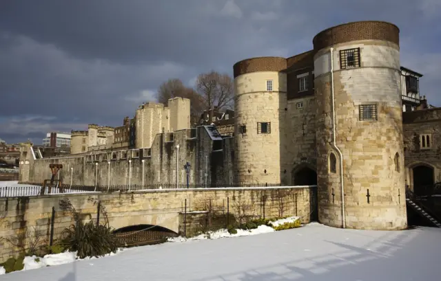 Стены Лондонского Тауэра зимой