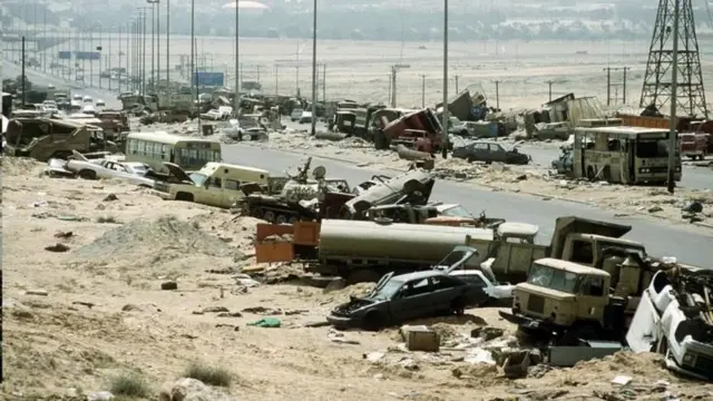 قصفت طائرات التحالف القوات العراقية المنسحبة