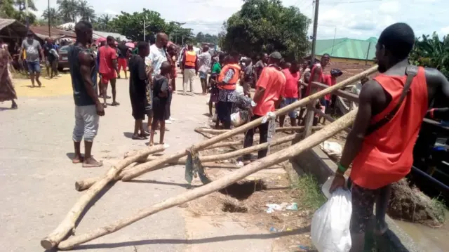 Ndị na-agba mbọ ịzọpụta ndị mmiri riri