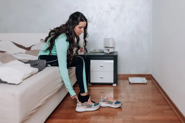 షూ లేస్ కట్టుకోవడం