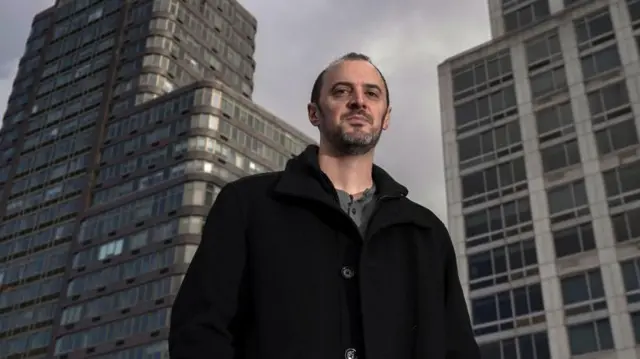 அதானிக்கு நேசக்கரம் நீட்டும் அபுதாபி