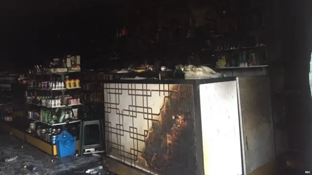 ගිනි තබා විනාශ කෙරුණු ඇල්පිටියේ Lovers Bug සාප්පුව