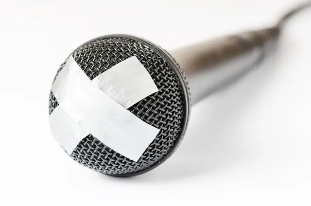 මාධ්ය ආයතනවලට බලපත්ර නිකුත් කිරීමේ පොදු නීතියක් රට තුළ නොමැති බවද රජය අවධාරණය කරයි.