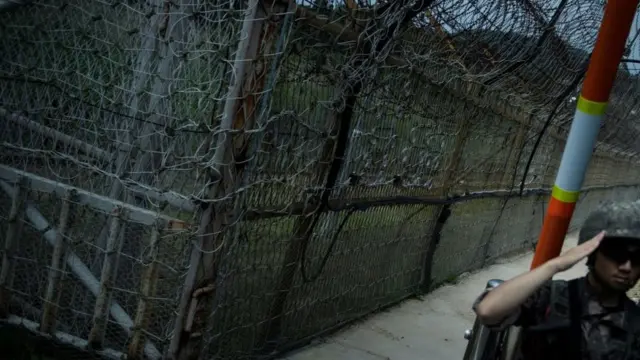 Soldado en la zona desmilitarizada