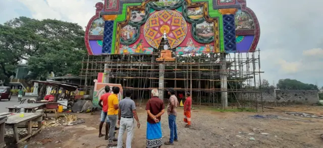 මෙවර තොරණ ඉදිවෙන ආකාරය