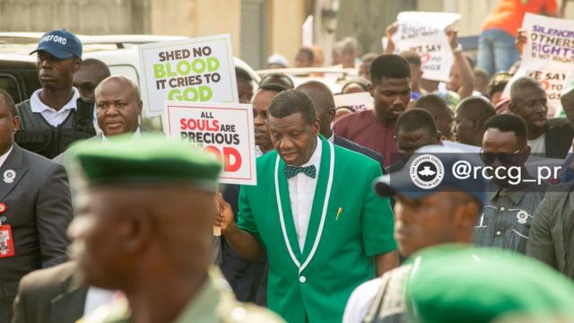 RCCG: Pastor Adeboye Carry Placard Sake Of Nigeria Insecurity Palava ...