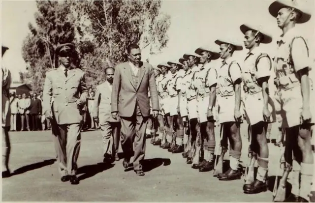 ጀነራል ተድላ ዑቝቢት (1924-1963) ምስ ኣስፍሃ ወልደሚካኤል (1914-2002)