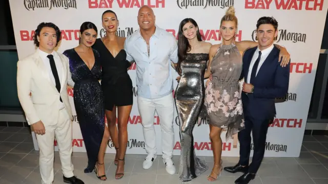 እልፍነሽ (ካብ ጸጋም ሳልሰይቲ) ምስ ፍሉጣት ተዋሳእቲ ሆሊውድ