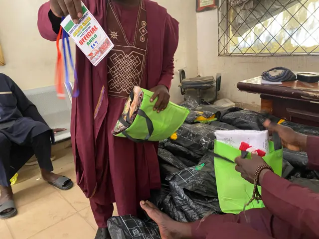 Some items wey Hisbah dey share give grooms and brides