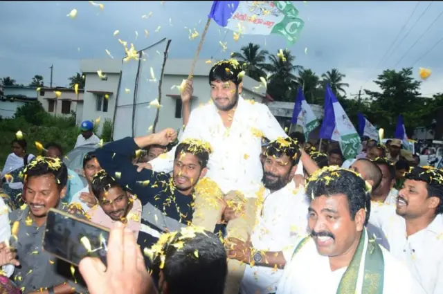 అనంతబాబు