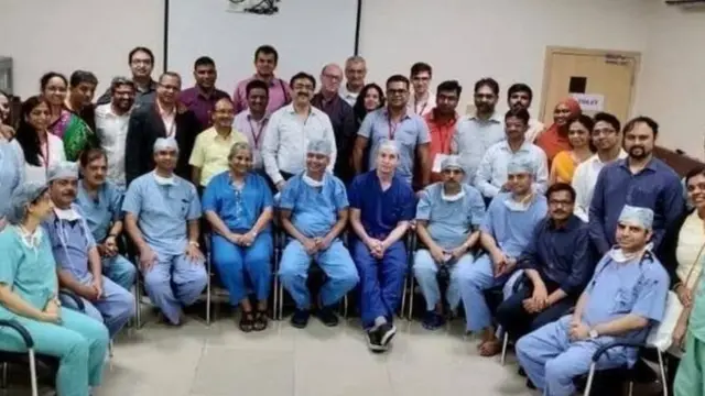 ડૉ. શૈલેષ અને તેમની ટીમ