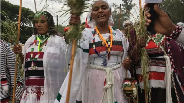 Haadhotiin yeroo gara irreeffannaatti deemaa jiran