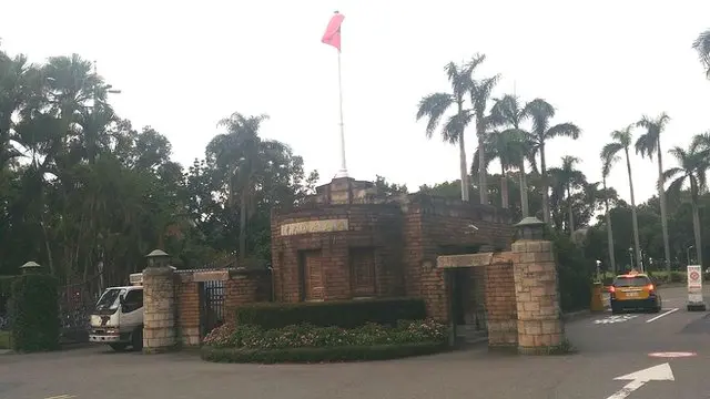台灣的年輕學者對留在台灣任教的意願越來越低,人才流失的情況也越來越惡化(圖為台灣大學校門)