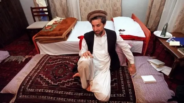 2001 میں صوبہ تخار میں احمد شاہ مسعود کی ایک تصویر