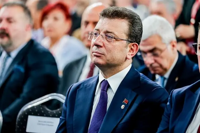Ekrem İmamoğlu dahil 100'den fazla şüpheli hakkında gözaltına kararı - BBC  News Türkçe