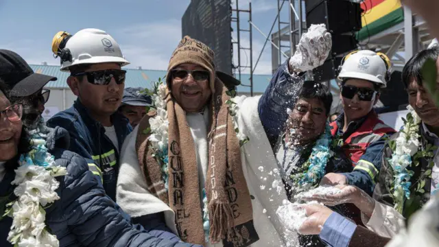 O presidente boliviano Luis Arce, durante a inauguraçãoapostas betano telegramuma plantaapostas betano telegramlítio da estatal YLB, no Salarapostas betano telegramUyuni, na Bolívia,apostas betano telegram15apostas betano telegramdezembroapostas betano telegram2023