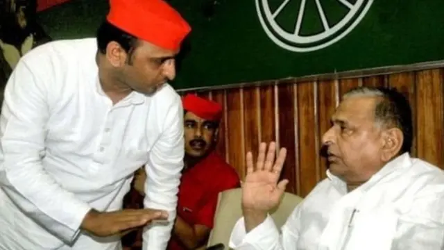 अखिलेश यादव- मुलायम सिंह