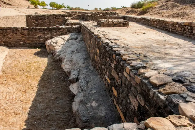 બીબીસી ગુજરાતી ગુજરાત બજેટ નાણામંત્રી નિર્મલા સીતારમણ સુરત જામનગર