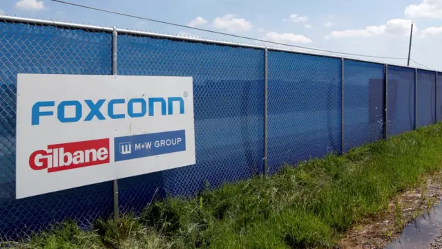 除了印度的廠房，富士康今年1 月也宣佈正在重新考慮在美國威斯康辛州的設廠計劃。