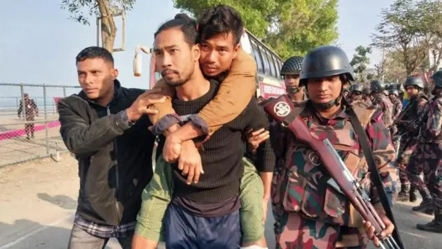 আহতদের চিকিৎসা দিয়ে ফেরত পাঠানো হয় একই জাহাজে