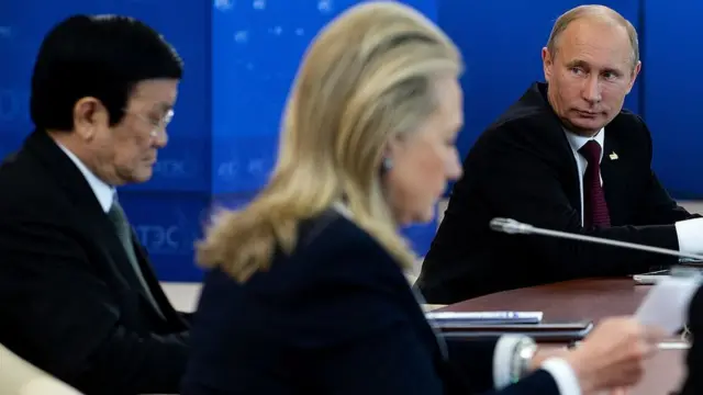 Клинтон и Путин на саммите АТЭС