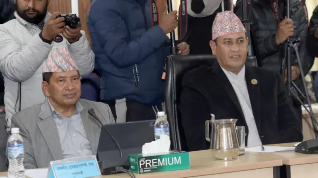 राज्य व्यवस्था तथा सुशासन समितिको बैठकमा उपप्रधान तथा गृहमन्त्री नारायणकाजी श्रेष्ठ तथा समिति सभापति रामहरि खतिवडा