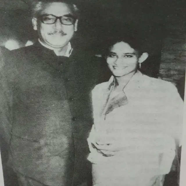 తండ్రి షేక్ ముజీబుర్‌తో షేక్ హసీనా 