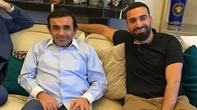 يدير الأشقاء تاج الدين شبكة تجارية وعقارية تمتد نشاطاتها بين أفريقيا والشرق الأوسط