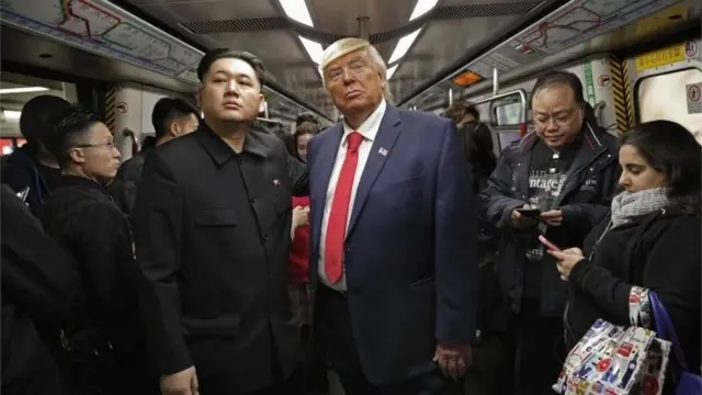 دواړه په ډېرو ځایونو کې وګرځېدل