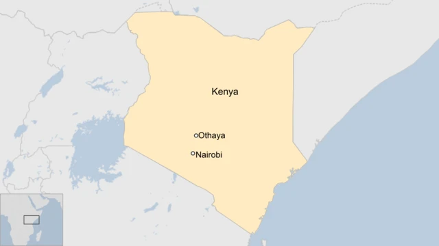 Ikarita ya Kenya igaragaza aho umujyi wa Othaya uherereye, hamwe n'umurwa mukuru Nairobi. Iri mu ibara ry'umuhondo, yanditsemo amagambo Kenya, Othaya na Nairobi, yandikishijwe ibara ry'umukara.