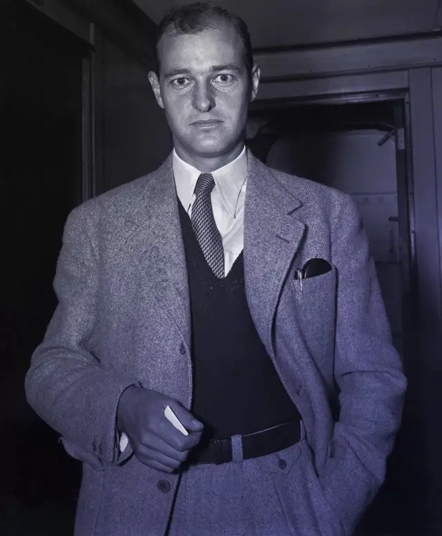 మాస్కోలో అమెరికా రాయబారిగా ఉన్న జార్జ్ కెన్నన్