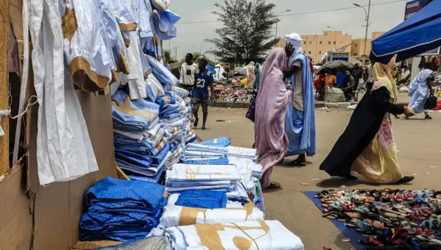 Ibintu by'ubururu biboneka henshi mu masoko y'i Nouakchott