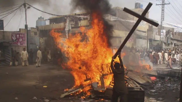 پرتشدد ہجوم