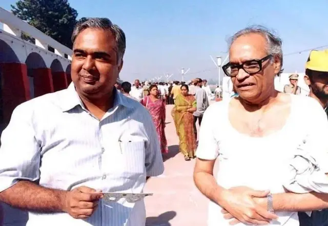 (तस्वीर में बाएं) ओम थानवी के साथ प्रभाष जोशी