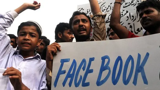 Pakistan, Facebook