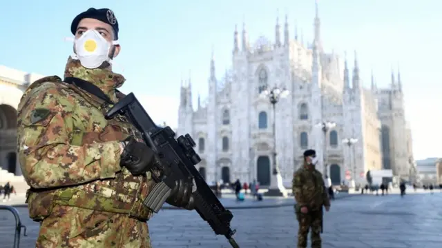 فرضت إيطاليا عزلا صحيا على العديد من المناطق للحيلولة دون تفشي كورونا