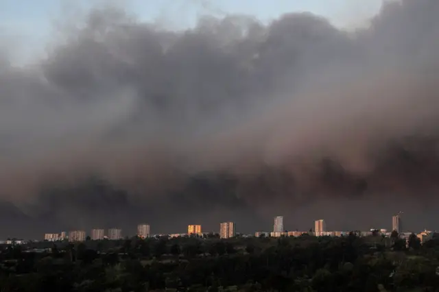 Город под облаком дыма