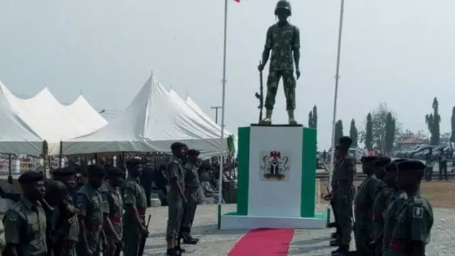 Awọn ologun bu ọla fun awọn to ti lọ saaju wọn