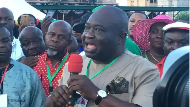 Gómìnà Ìpínlẹ̀ Abia, Okezie Ikpeazu