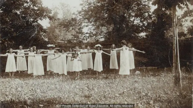 புத்துணர்வான மலைப் பகுதி காற்றில் உடற்பயிற்சிகள் செய்வதுடன் கூடிய ``பருவநிலை தெரபி'' நோயாளிகளுக்கு அளிக்கப்பட்டது.