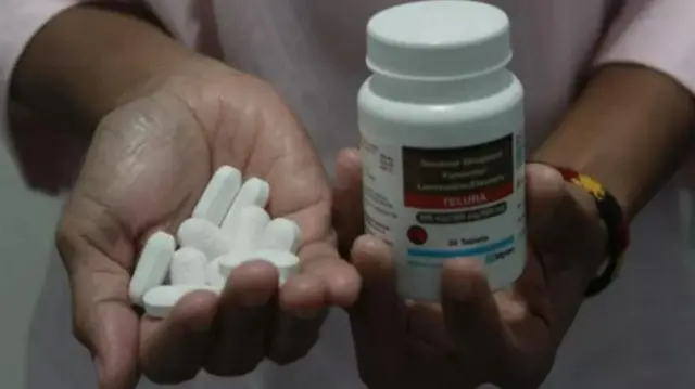 Orang dengan HIV/AIDS harus menjalani terapi antiretroviral (ARV).