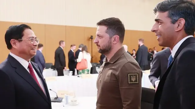 Thủ tướng Việt Nam Phạm Minh Chính, Tổng thống Ukraine Volodymyr Zelensky và Thủ tướng Anh Rishi Sunak trong cuộc gặp bên lề Thượng đỉnh G7 mở rộng vào ngày 21/5